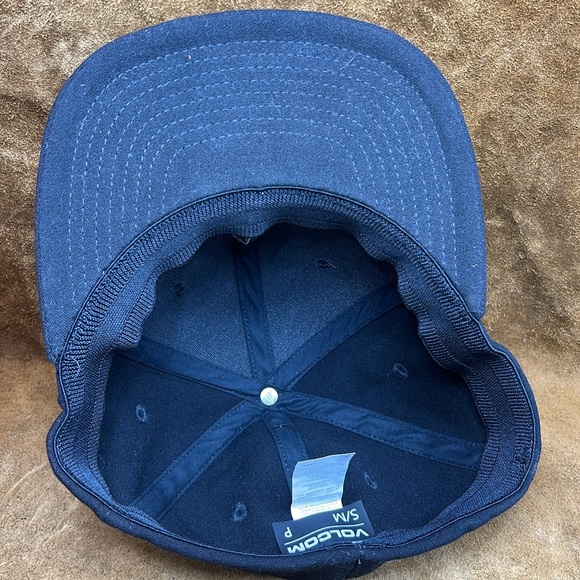 Volcom Fitted Baseball Cap - Picture 7 of 8